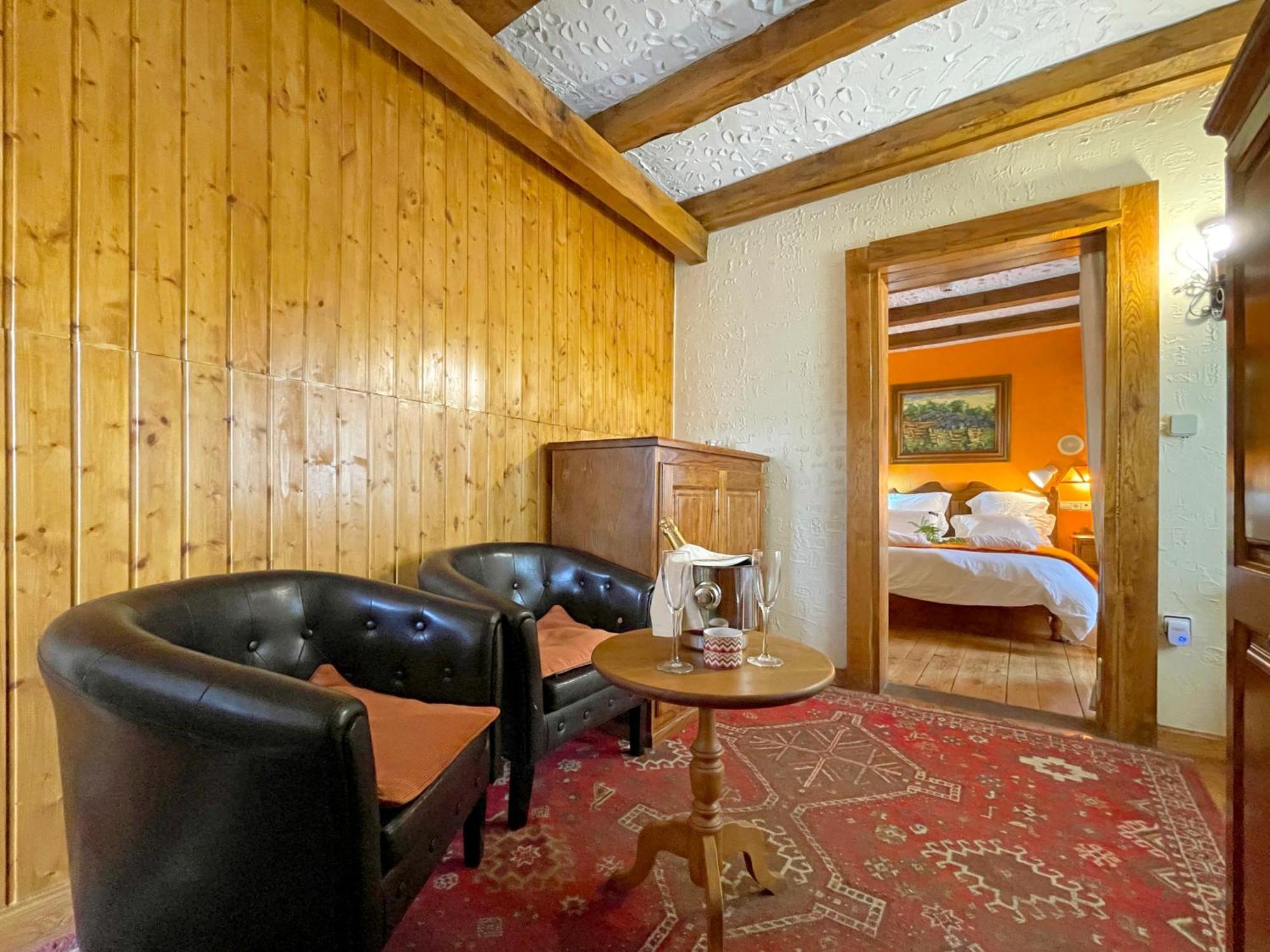 Hotel Peruskenea Jaunsaras エクステリア 写真